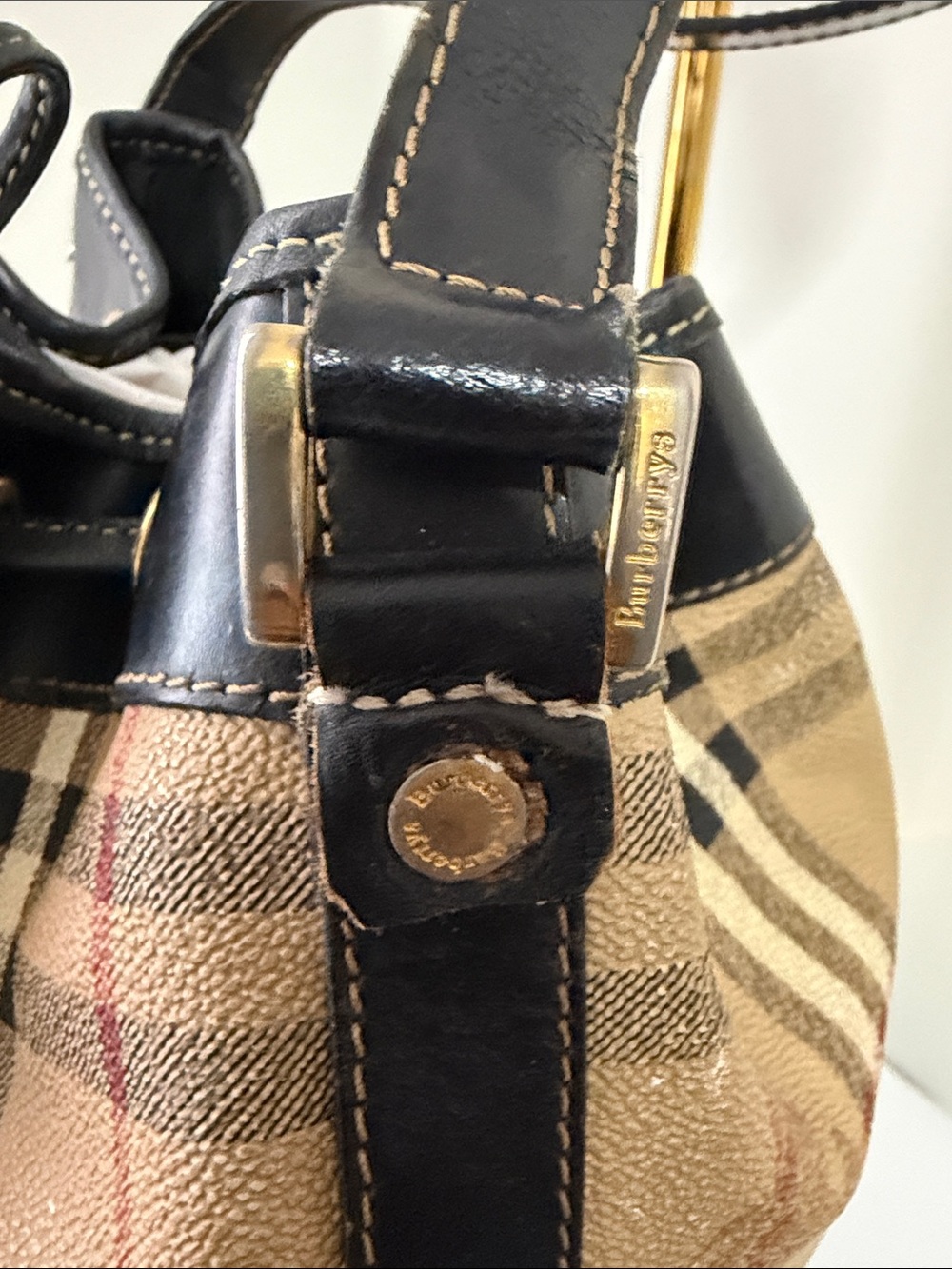 Authentic Vintage Burberrys London Nova Check Bucket Bag - Picture 5 of 17